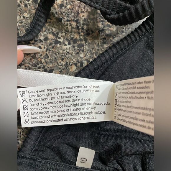 Seafolly NWT Essentials Fixed Triangle Bikini Top Black Size 6 - Picture 12 of 16